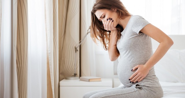 Как преодолеть утреннюю тошноту при беременности - советы врачей